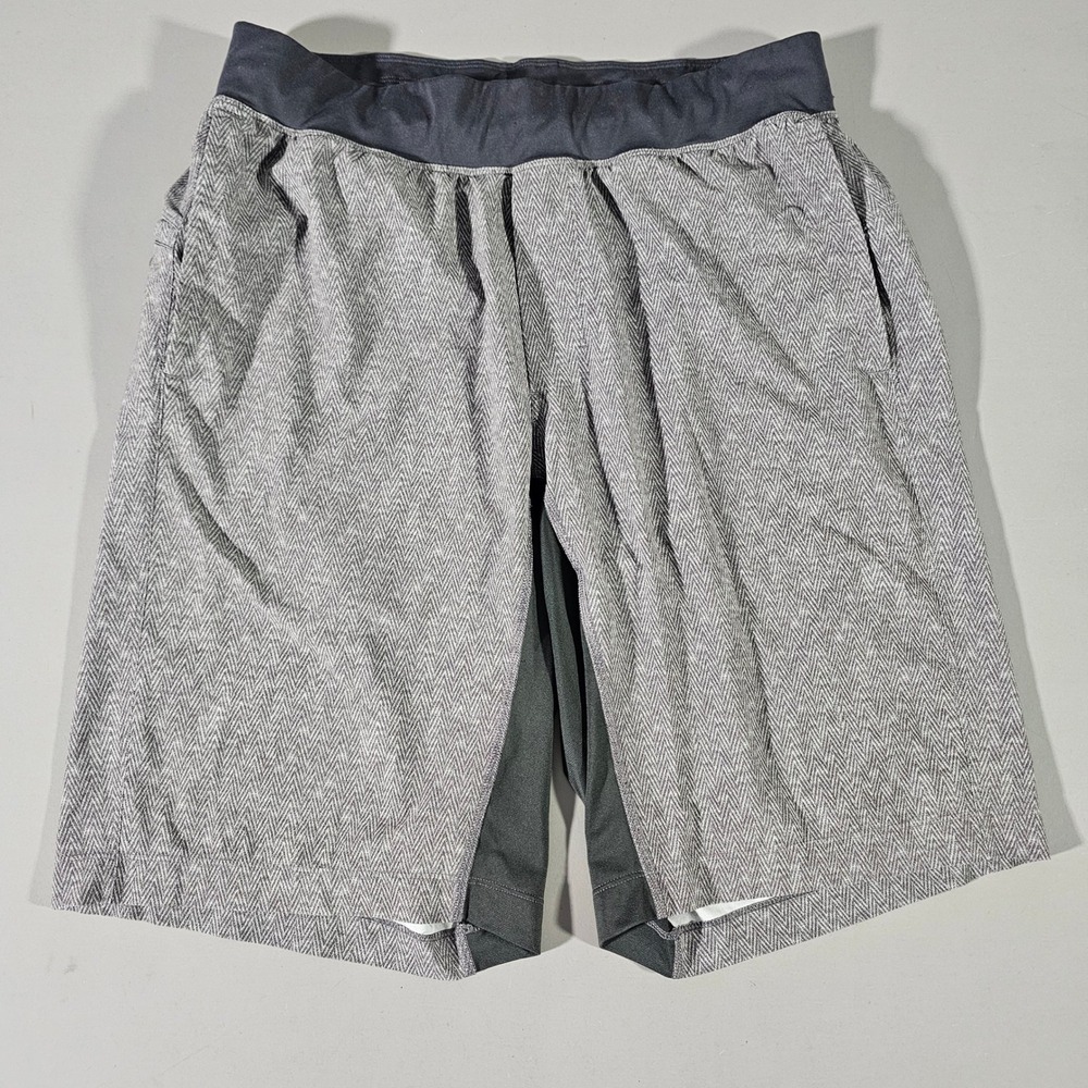 Lululemon Athletic Shorts Mens Large Grey Herringbone Activewear Pockets